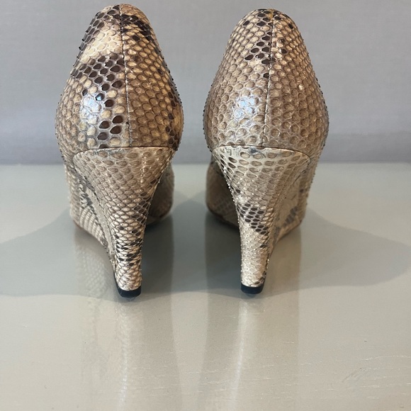 Gucci GENUINE python wedges. Excellent condition. Size 7. - Picture 4 of 6